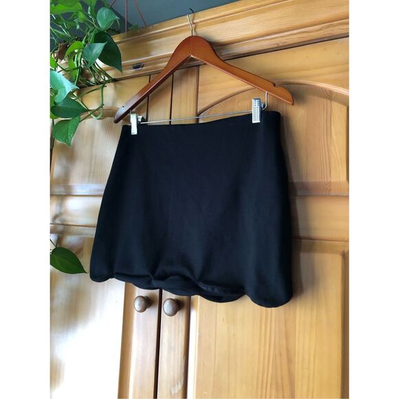TOPSHOP Solid All Black Scallop Stretch Waist Skirt Womens US Size 8UK 12 - Picture 1 of 10